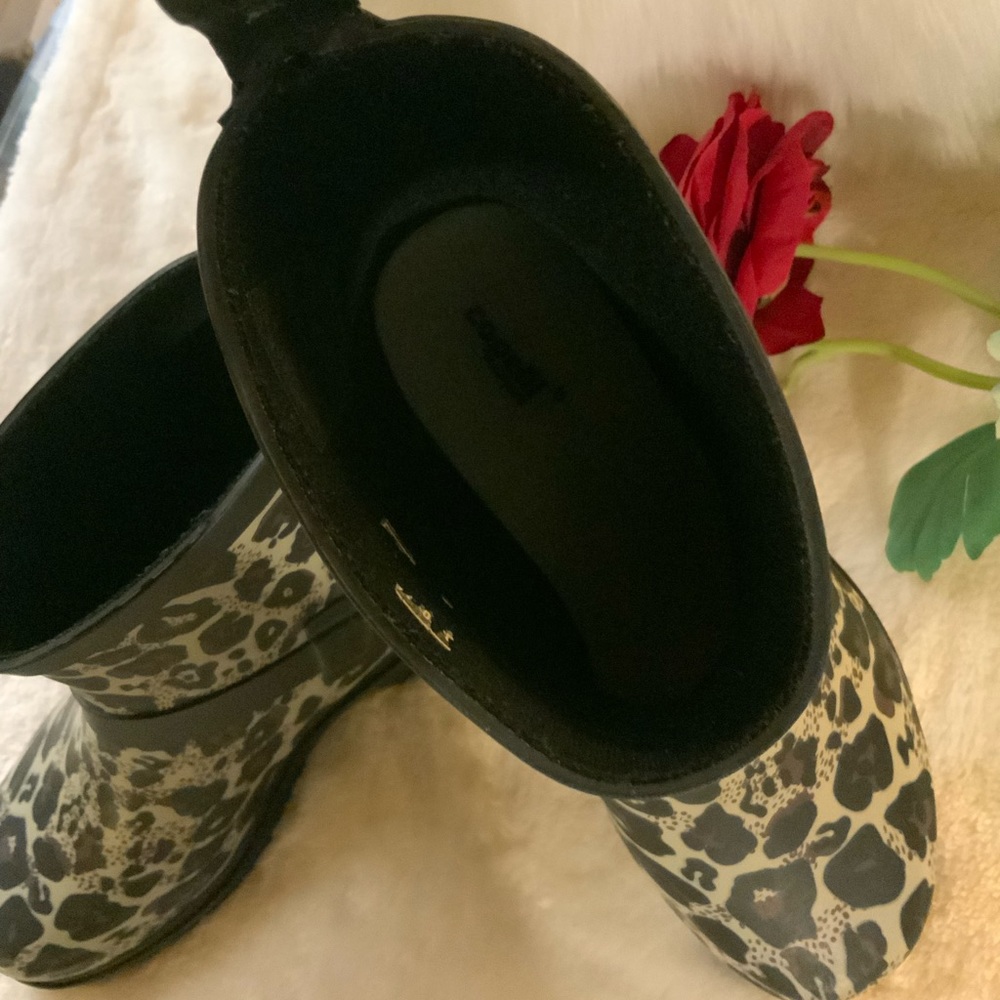 Capelli - Cheetah print short Rainboots. Sz 6 - Picture 3 of 7